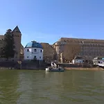 Iii Rhein Charme Gemütlichkeit, Style&geschichte Bei Katrin Und Familie Iii Koblenz (Rhineland-Palatinate)