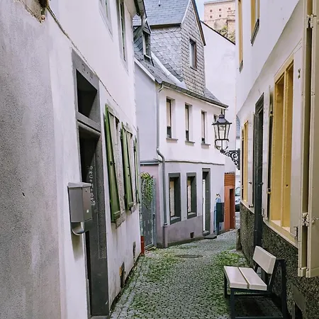 아파트 Iii Rhein Charme Gemuetlichkeit, Style & Geschichte Bei Katrin Und Familie Iii