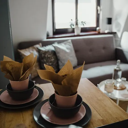 아파트 Iii Rhein Charme Gemuetlichkeit, Style & Geschichte Bei Katrin Und Familie Iii 코블렌츠