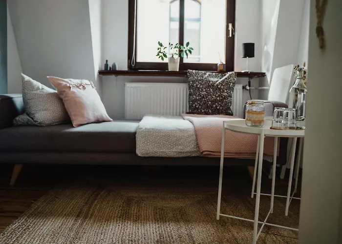 Iii Rhein Charme Gemuetlichkeit, Style & Geschichte Bei Katrin Und Familie Iii * Koblenz (Rhineland-Palatinate)